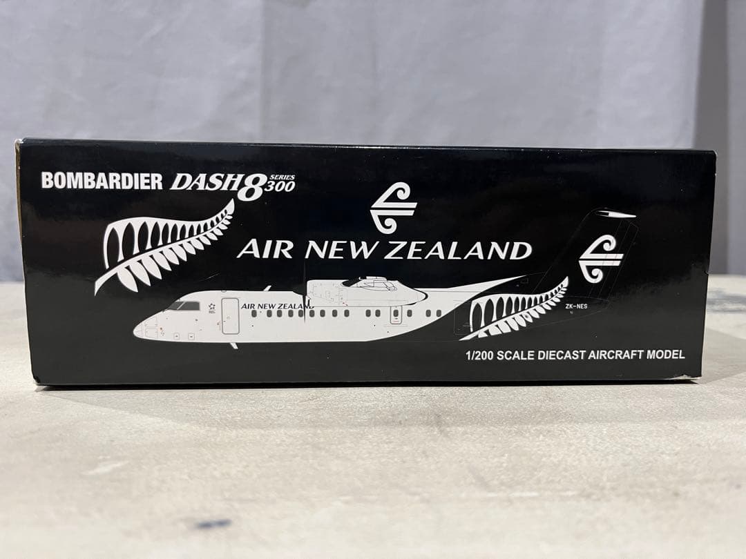 航空機・ヘリコプター BOMBARDIER DASH 8 Q300 AIR NEW ZEALAND