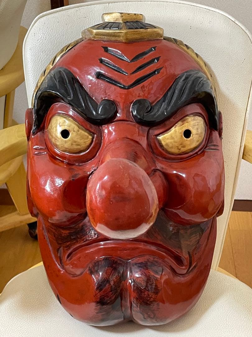 天狗面赤と金彩色　特大サイズ迫力あり