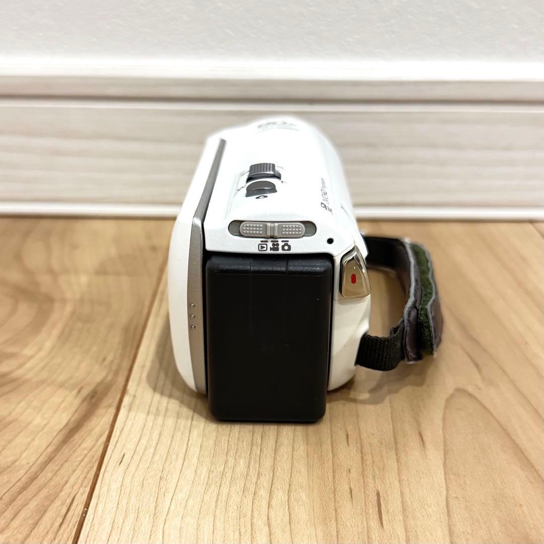 【美品】　Panasonic パナソニック　ビデオカメラ　HC-V520M