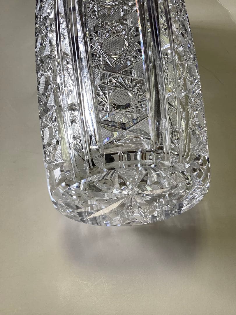 ボヘミア　クリスタル製　花瓶 花柄装飾　フラワーベース　チェコ