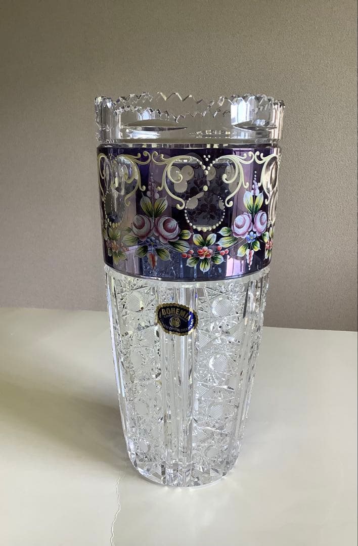 ボヘミア　クリスタル製　花瓶 花柄装飾　フラワーベース　チェコ