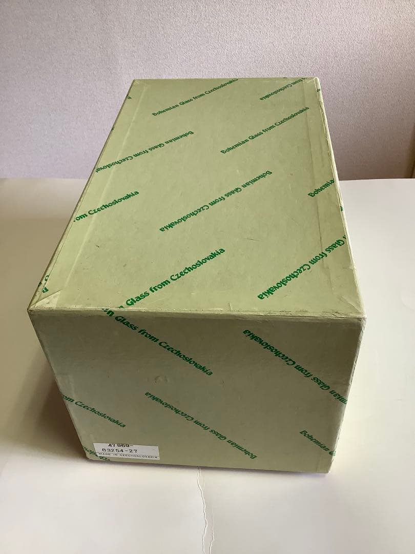 ボヘミア　クリスタル製　花瓶 花柄装飾　フラワーベース　チェコ