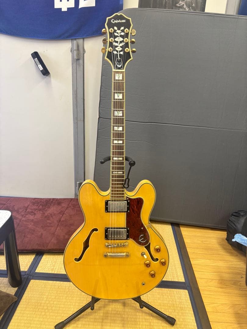 Epiphone シェラトン セミアコ セミハードケース付