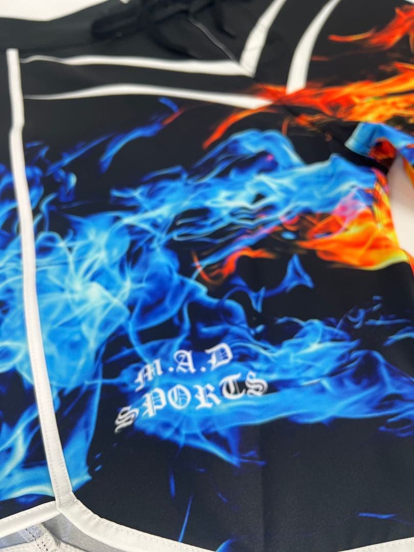 【新品未使用】 M.A.D SPORTSサーフパンツ　Sサイズ