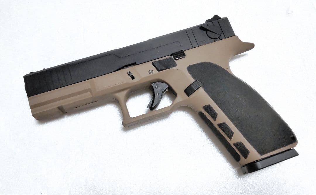 Carbon 8ストライカー9S CO2 ガスブローバック 単発/連射