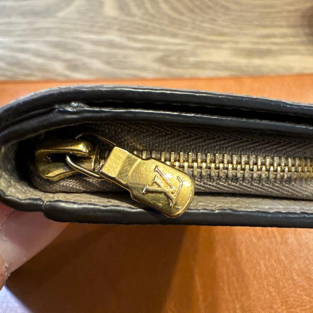 Louis Vuitton グレー 二つ折り財布
