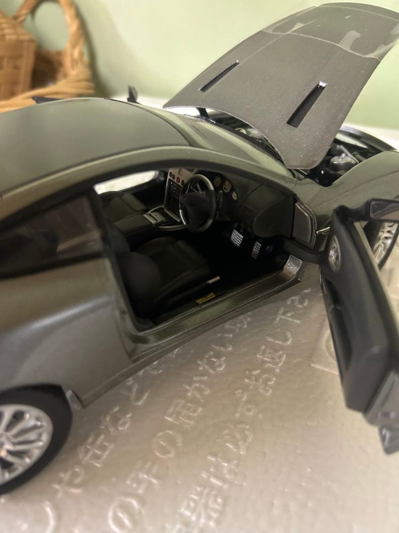 007 ボンドカー　アストンマーチン　ヴァンキッシュ　ジェームスボンド