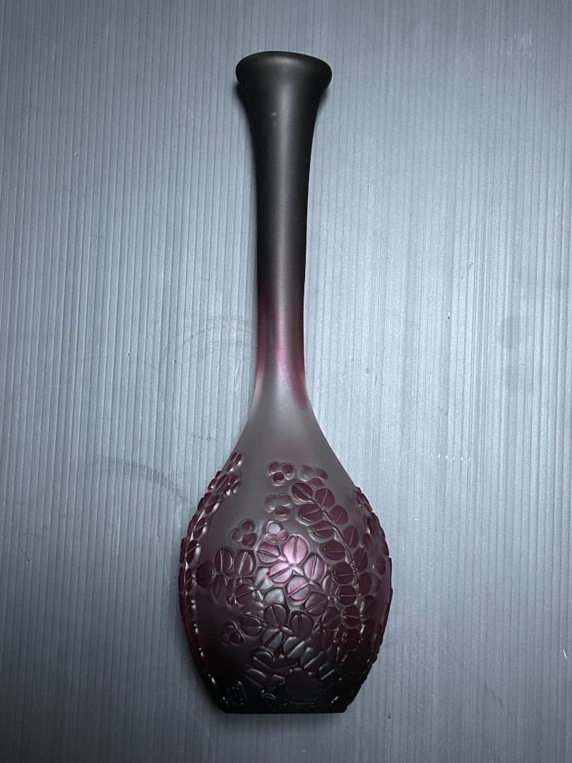 サンドブラスト加工によるガラスの花生け