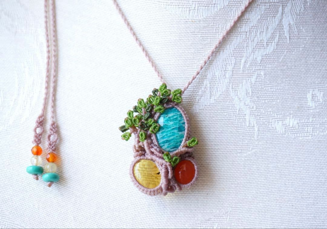 アマゾナイト　アンバー　カーネリアン　マクラメ　ネックレス