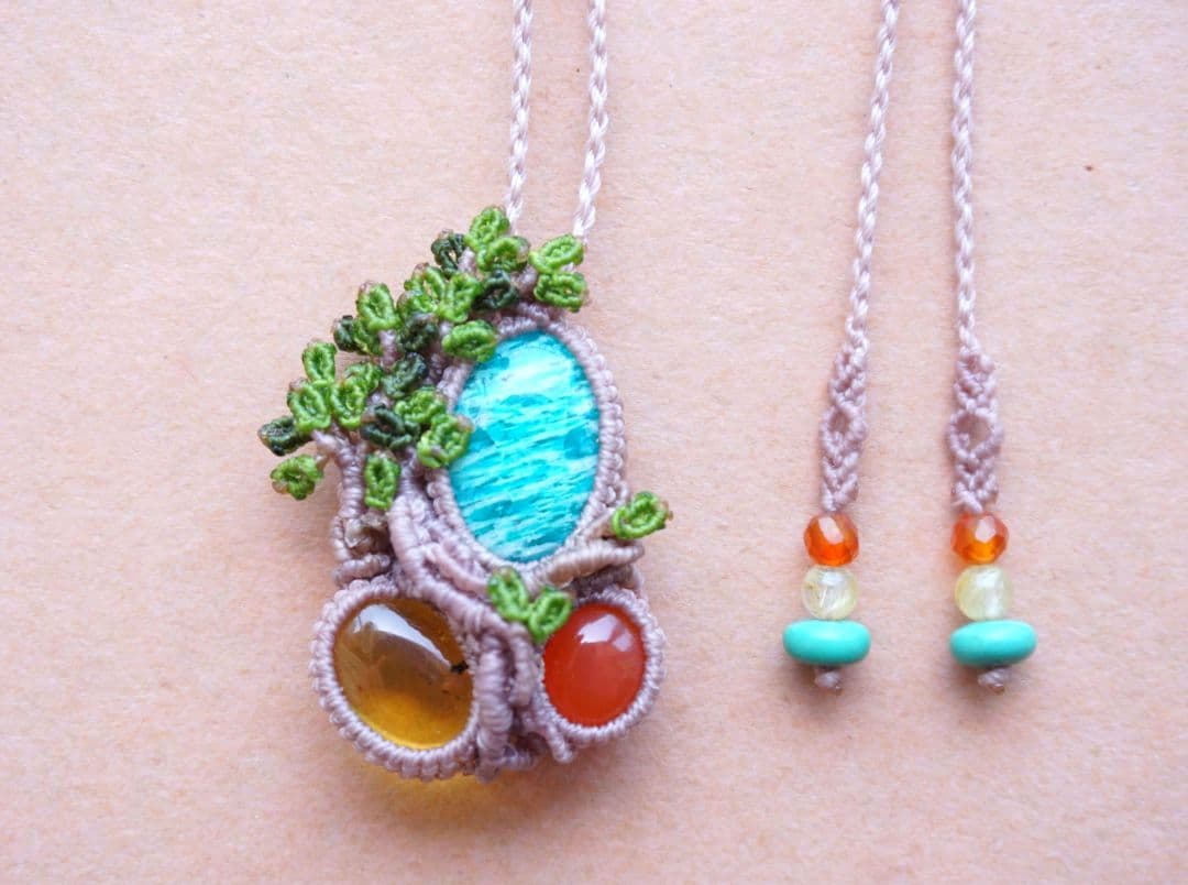 アマゾナイト　アンバー　カーネリアン　マクラメ　ネックレス