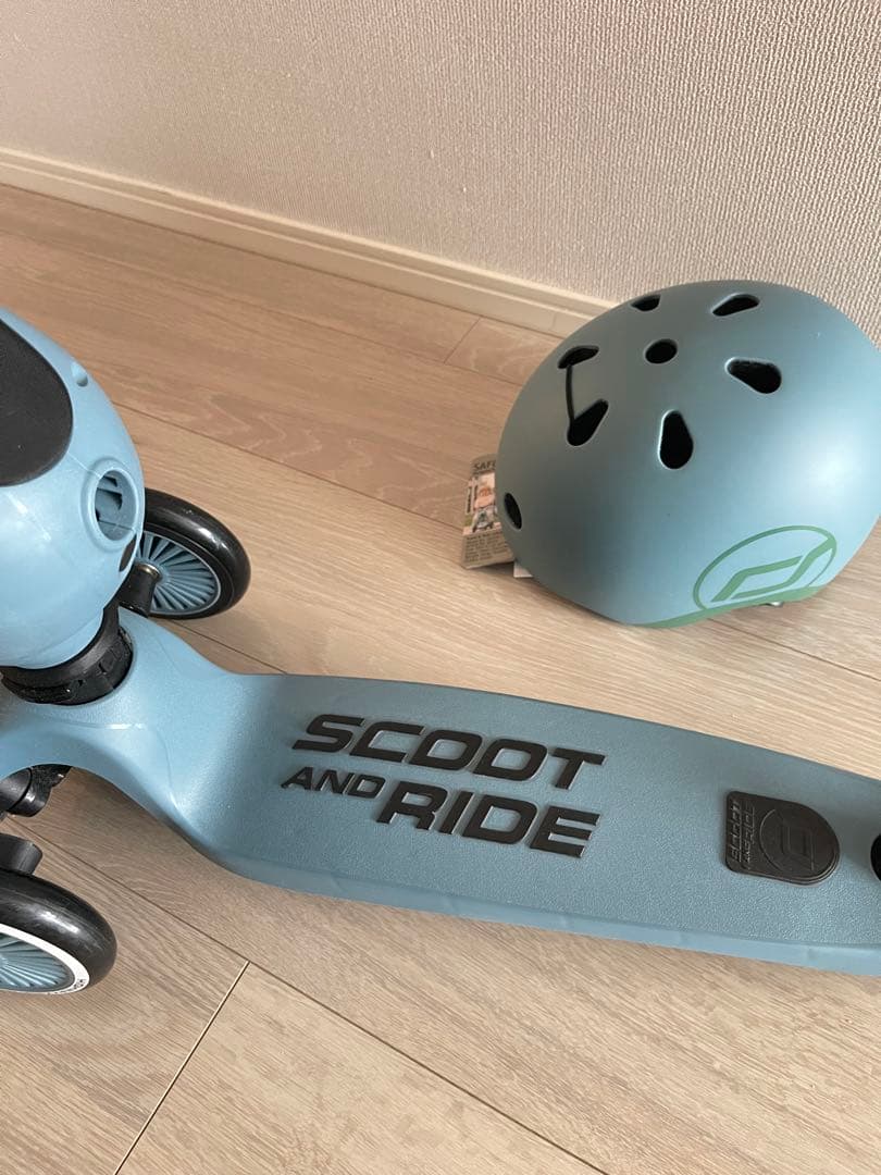 【新品同様】SCOOT AND RIDE ハイウェイキック1+ヘルメット（新品）