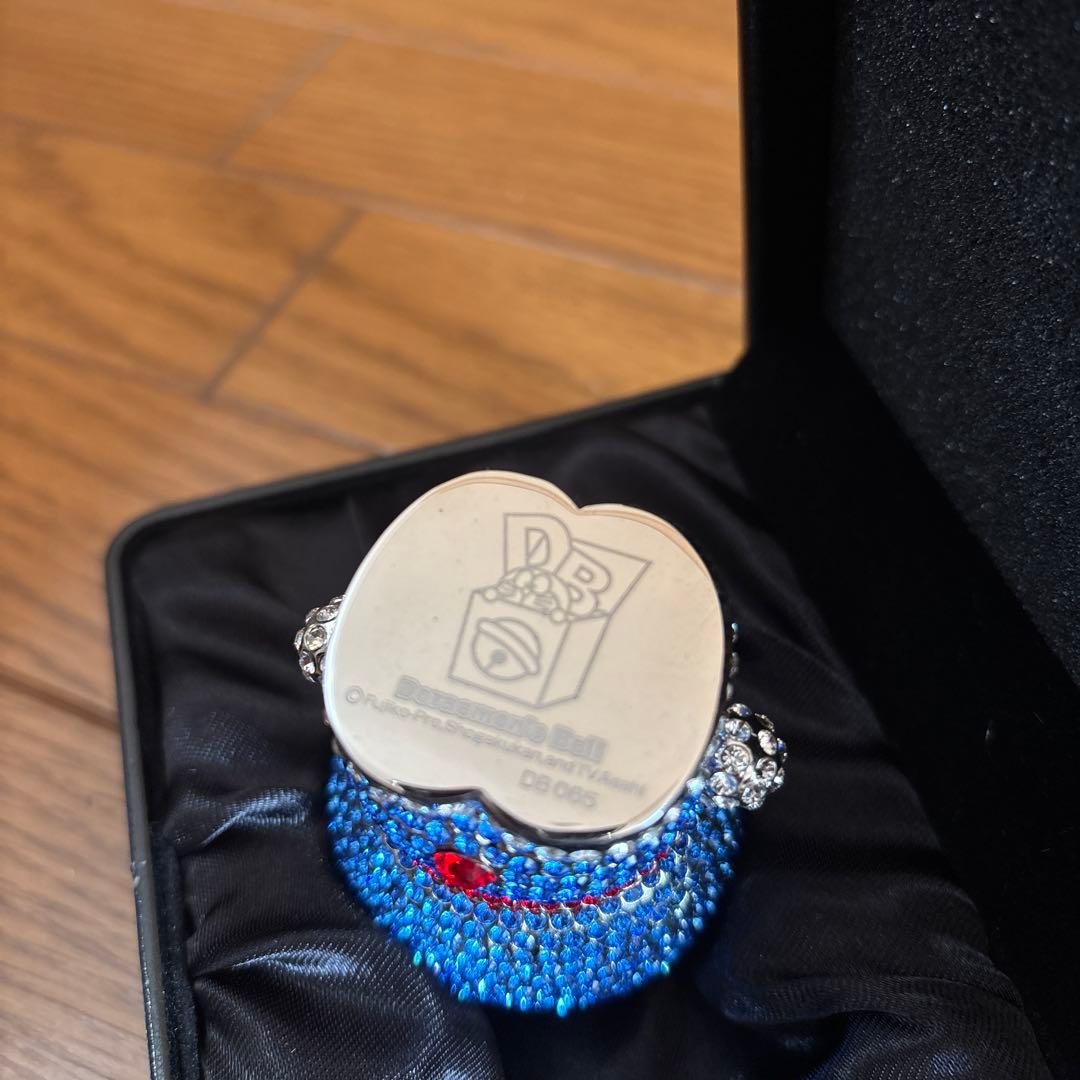 ドラえもん　スワロフスキー製クリスタルフィギュア