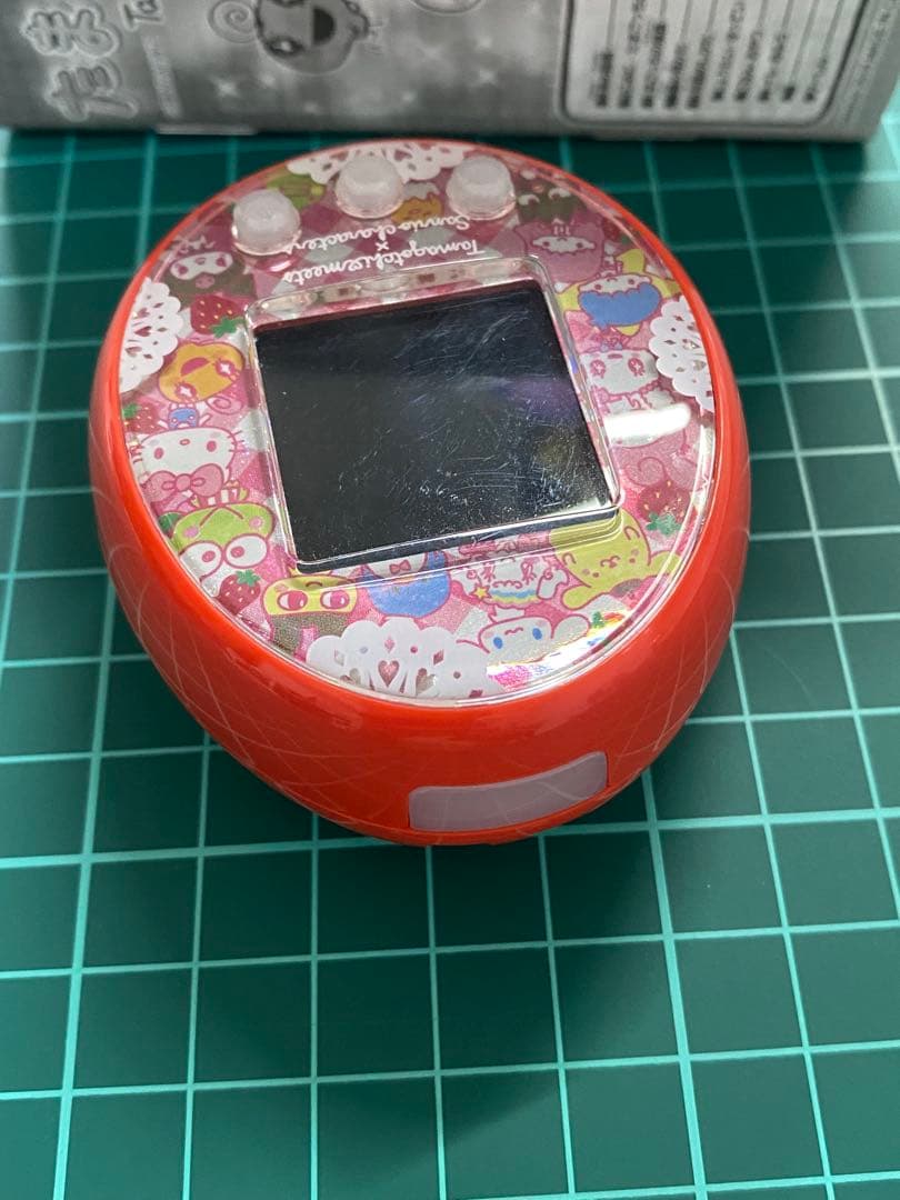 たまごっちみーつ サンリオキャラクターズ　レッド