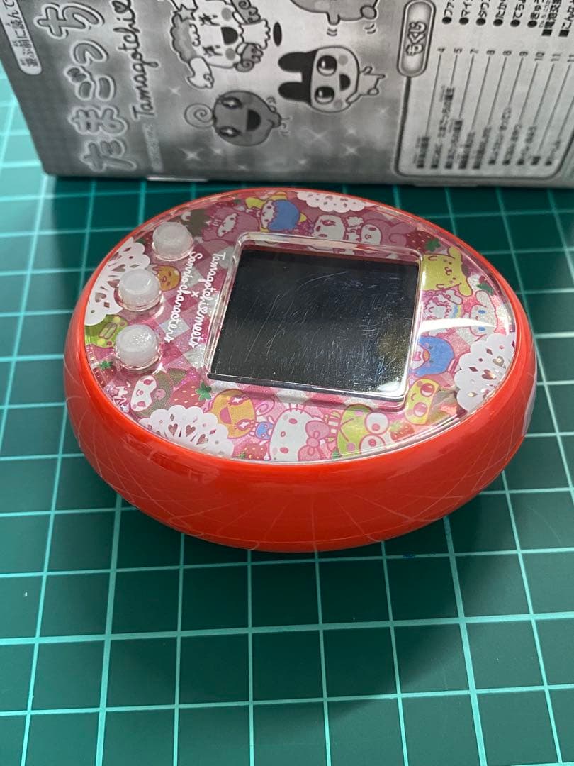 たまごっちみーつ サンリオキャラクターズ　レッド