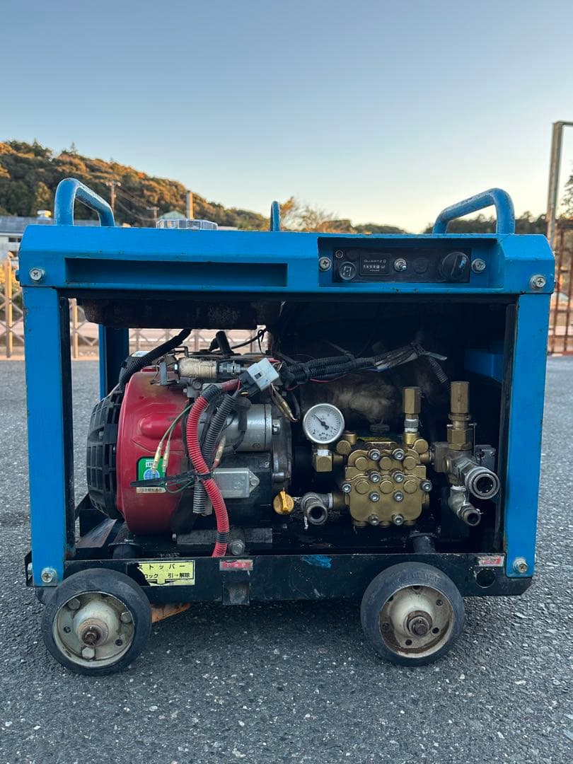 1. 鶴見製作所 エンジン式高圧洗浄機 HPJ-5ESM