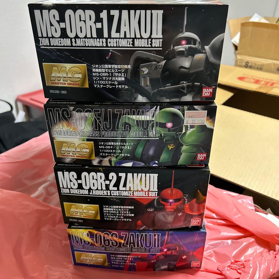 機動戦士ガンダム MG 1/100 ザクⅡ 4体セット