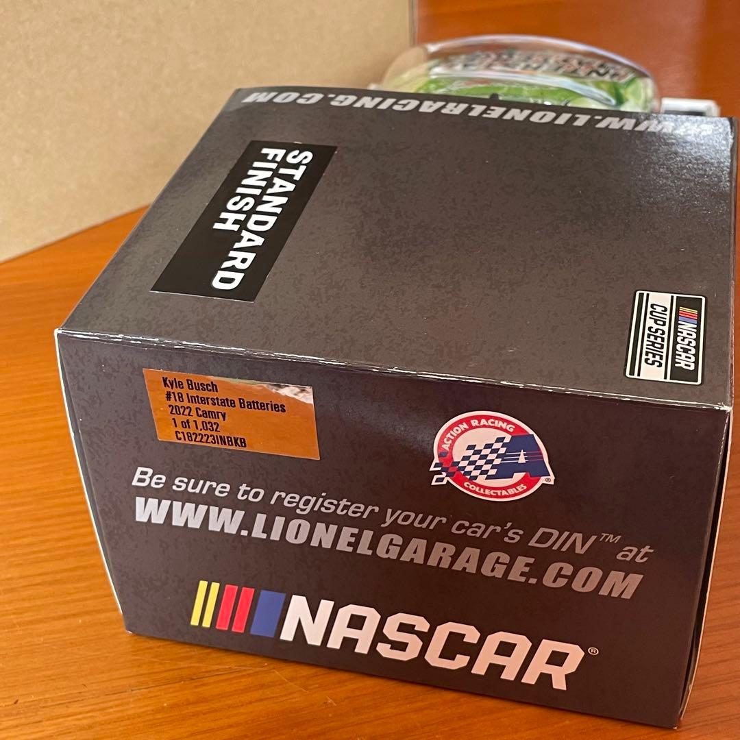 ナスカー 1/24 カイル ブッシュ インターステートバッテリー サイン2022