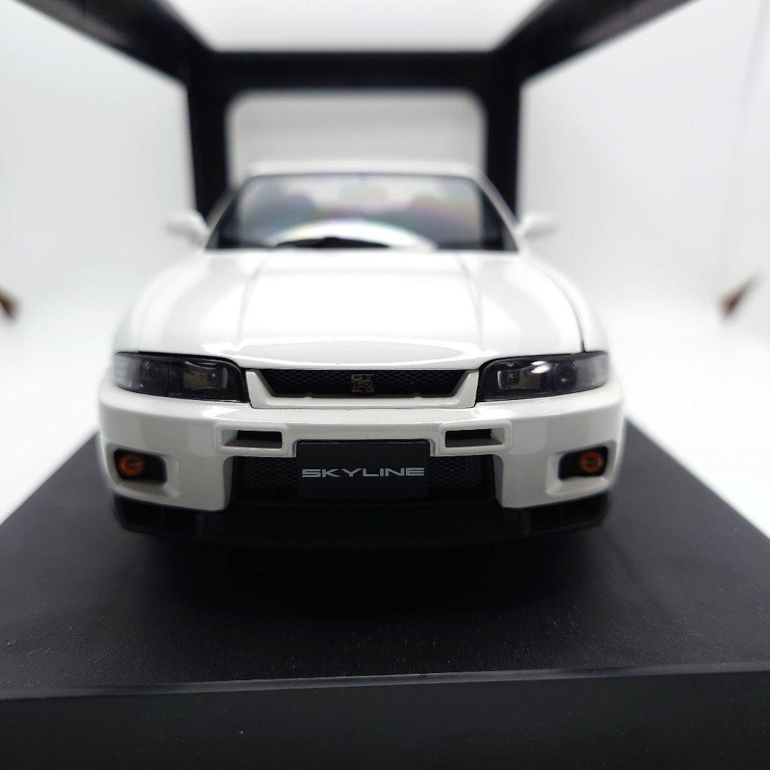 1/18 オートアート 日産 スカイライン GT-R R33 ホワイト