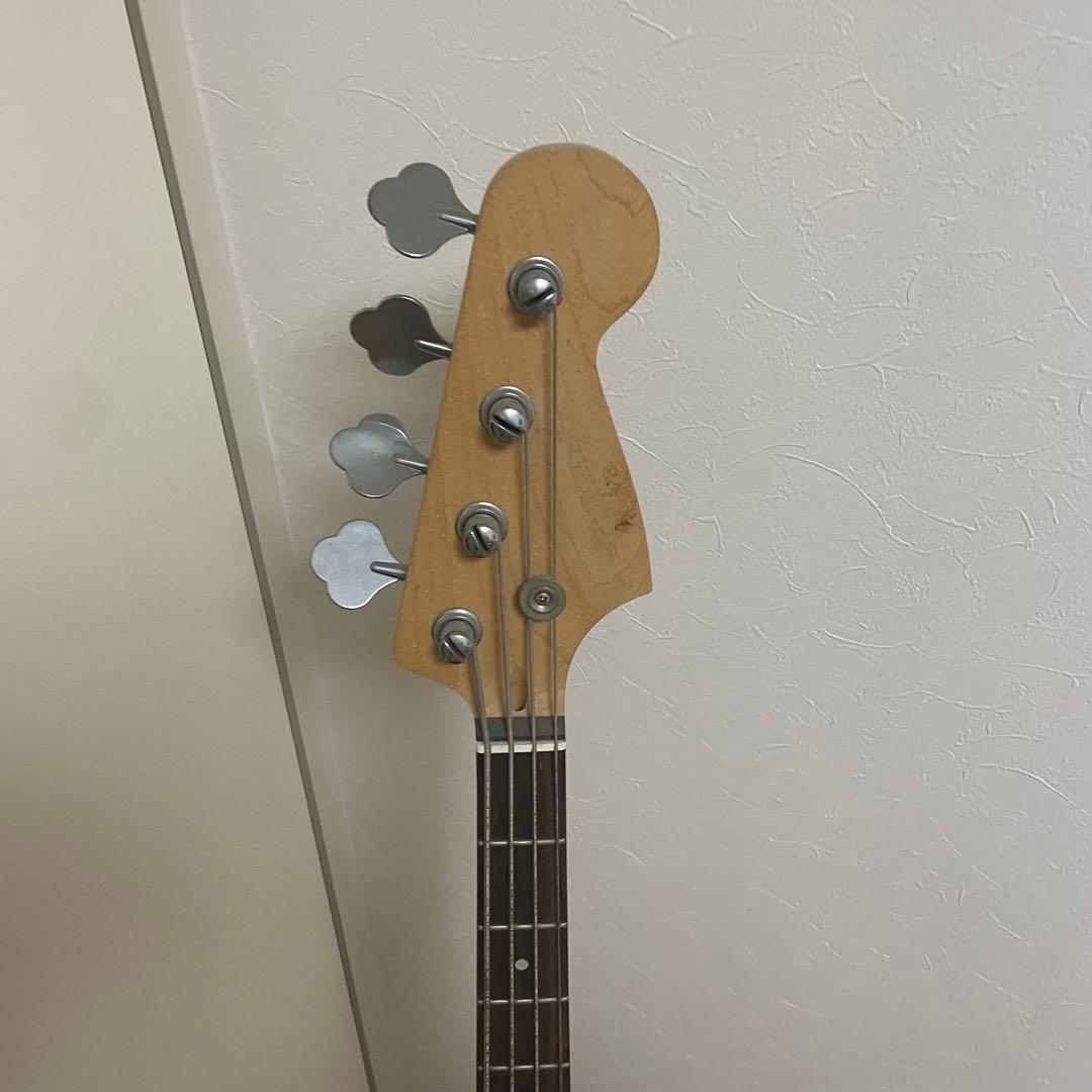 s*m様 メーカー不明　オレンジエレキベース 4弦