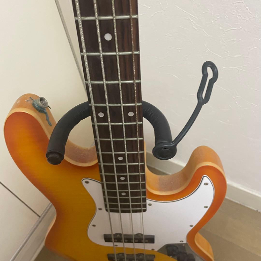 s*m様 メーカー不明　オレンジエレキベース 4弦
