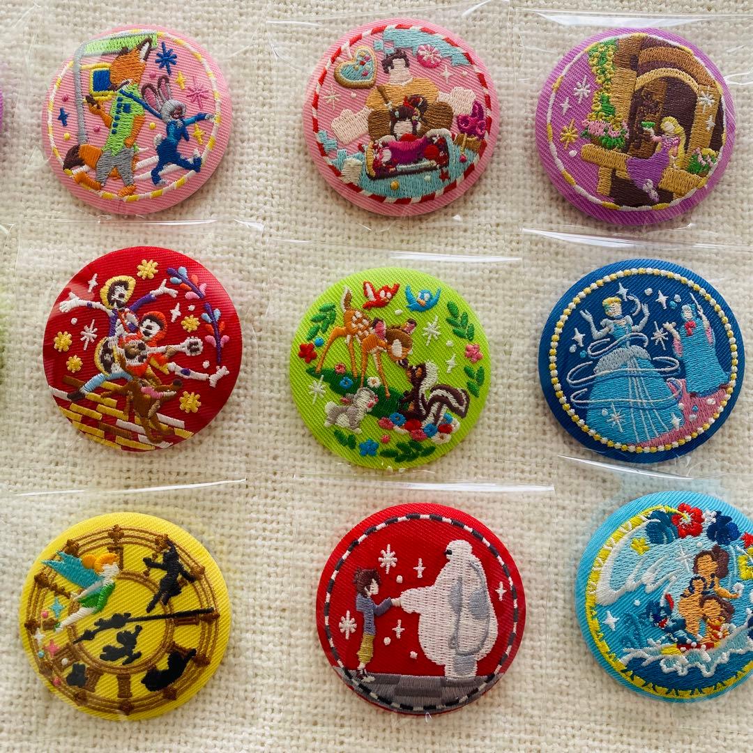 ディズニー　キャラクターズ　刺繍缶バッジ　ビスケット2 コンプリートセット