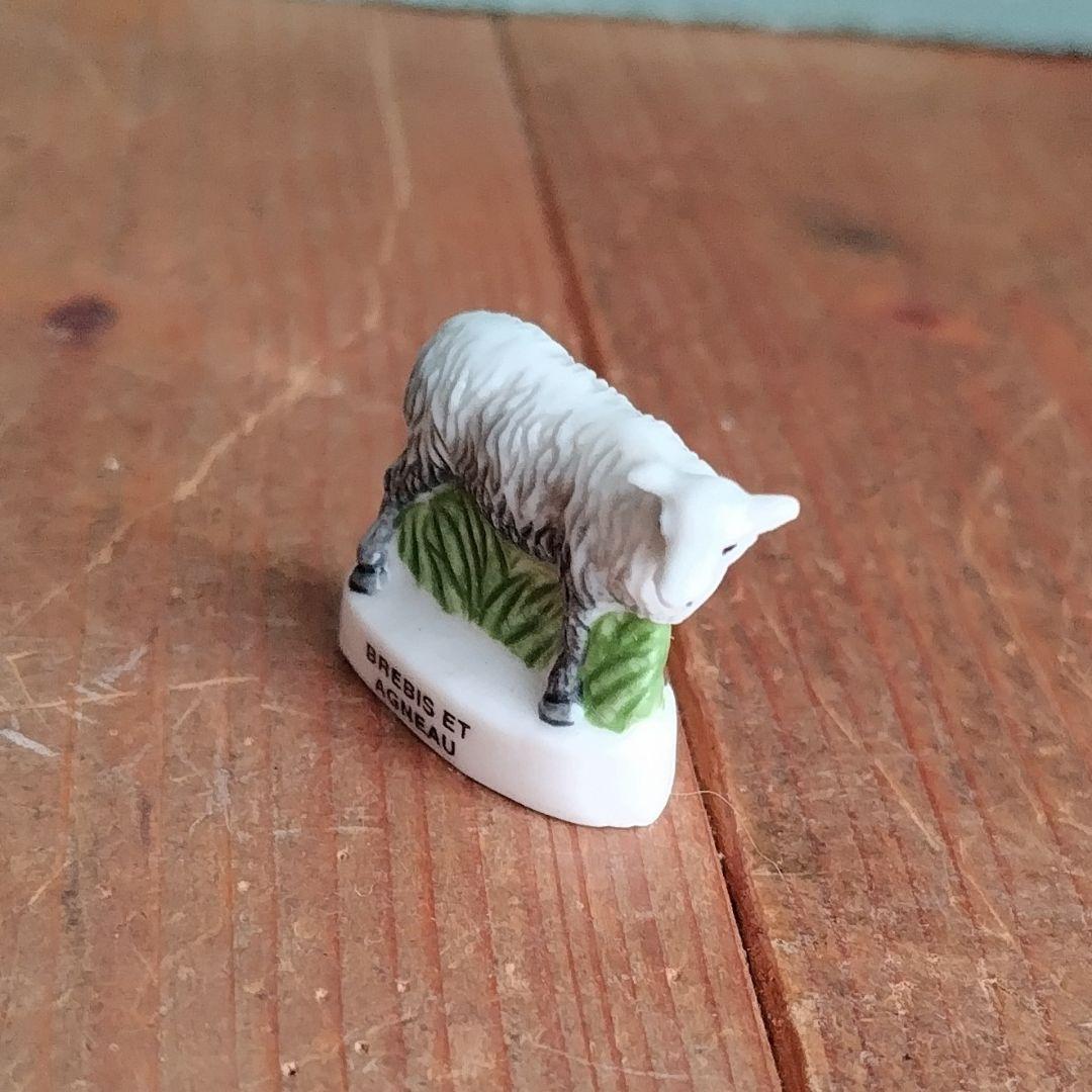 ビンテージフェーブ　農園　羊　フランス製ミニチュア雑貨ガレット陶器置物　シープ