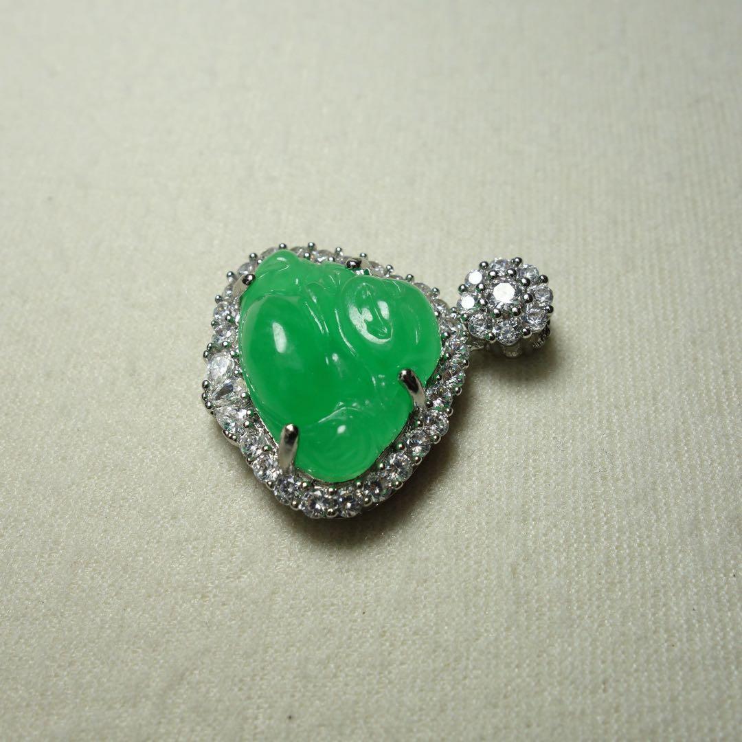 翡翠 彫刻ペンダント翡翠満緑 仏像 C1A045