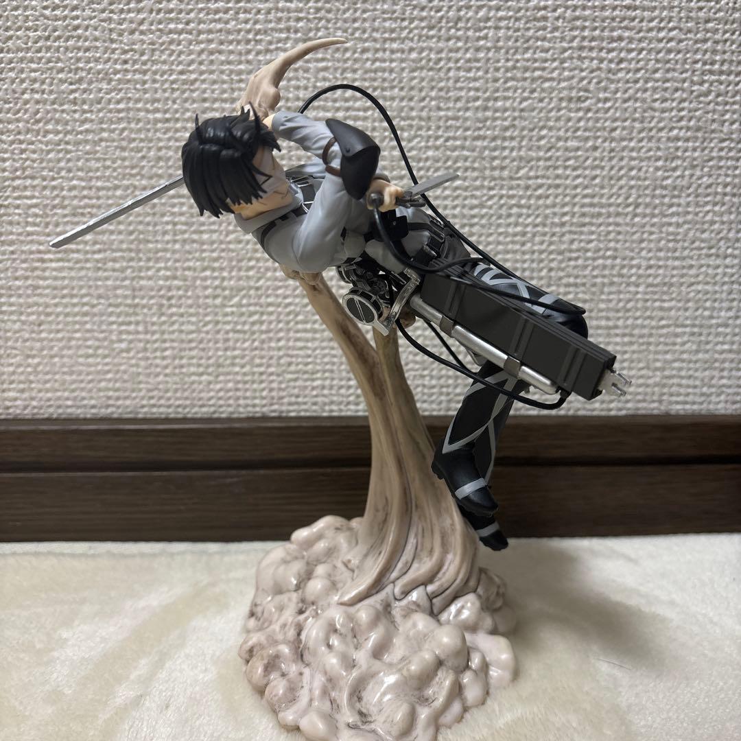 1番くじ　B賞　進撃の巨人 リヴァイ フィギュア