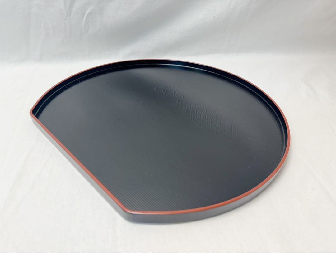 ほぼ未使用 懐石道具 木製 半月膳 線筋 縁朱 5客揃 会席膳 宴会盆 元箱