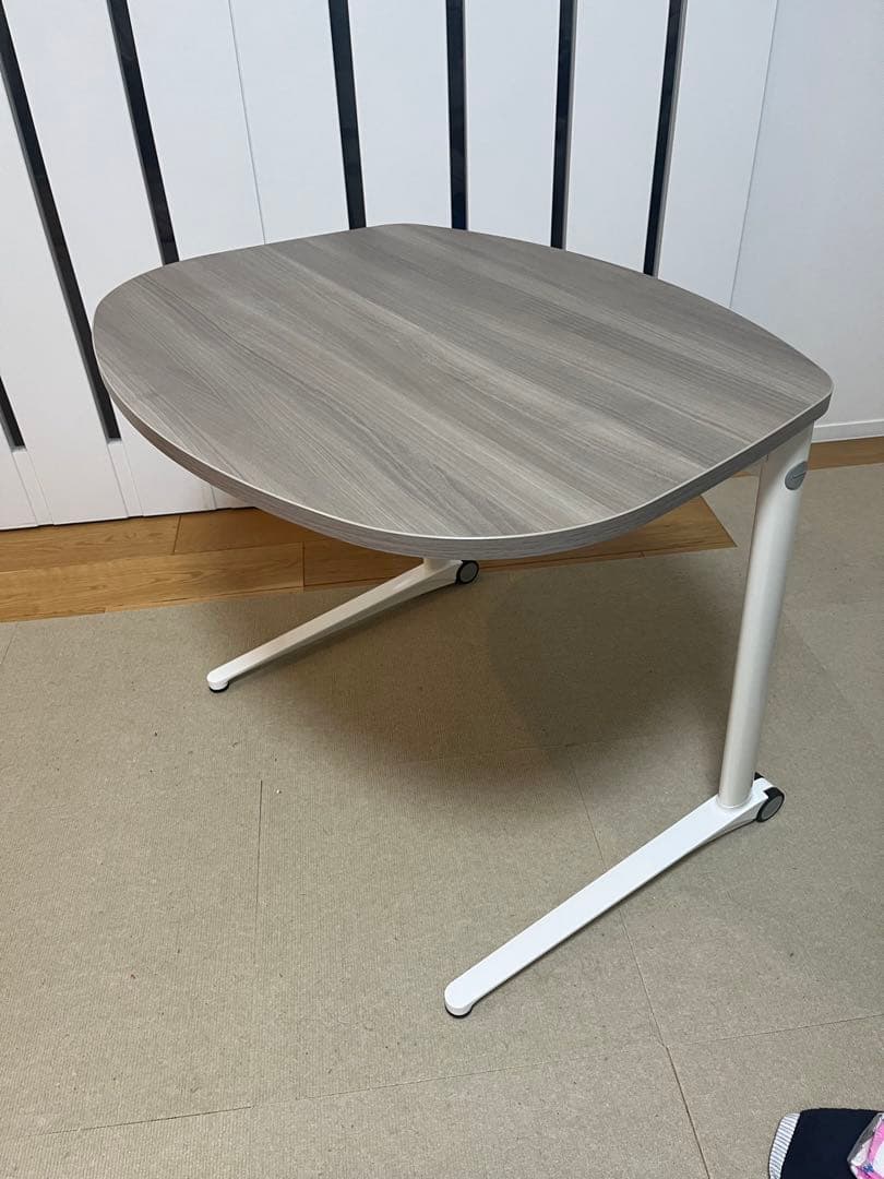 【トミー】①オカムラ　パーソナル チェアライブス テーブルセット