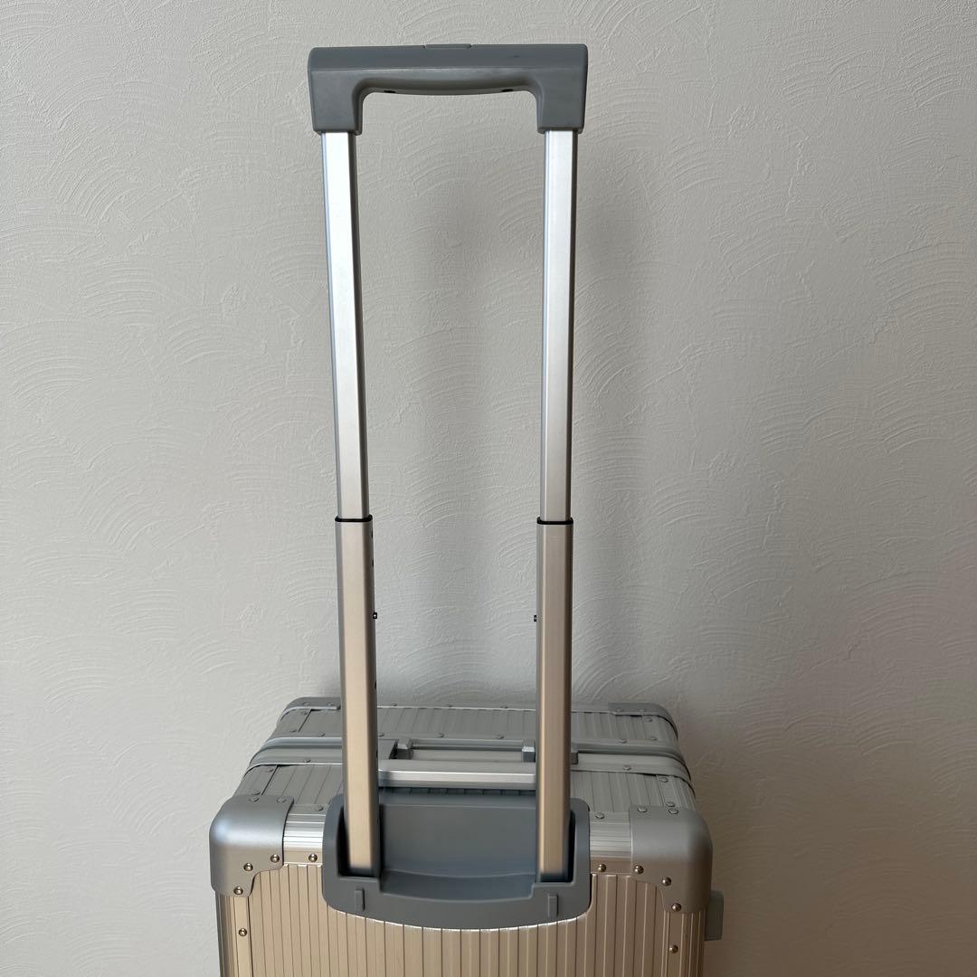 aucentic シルバー アルミニウム キャリーケース