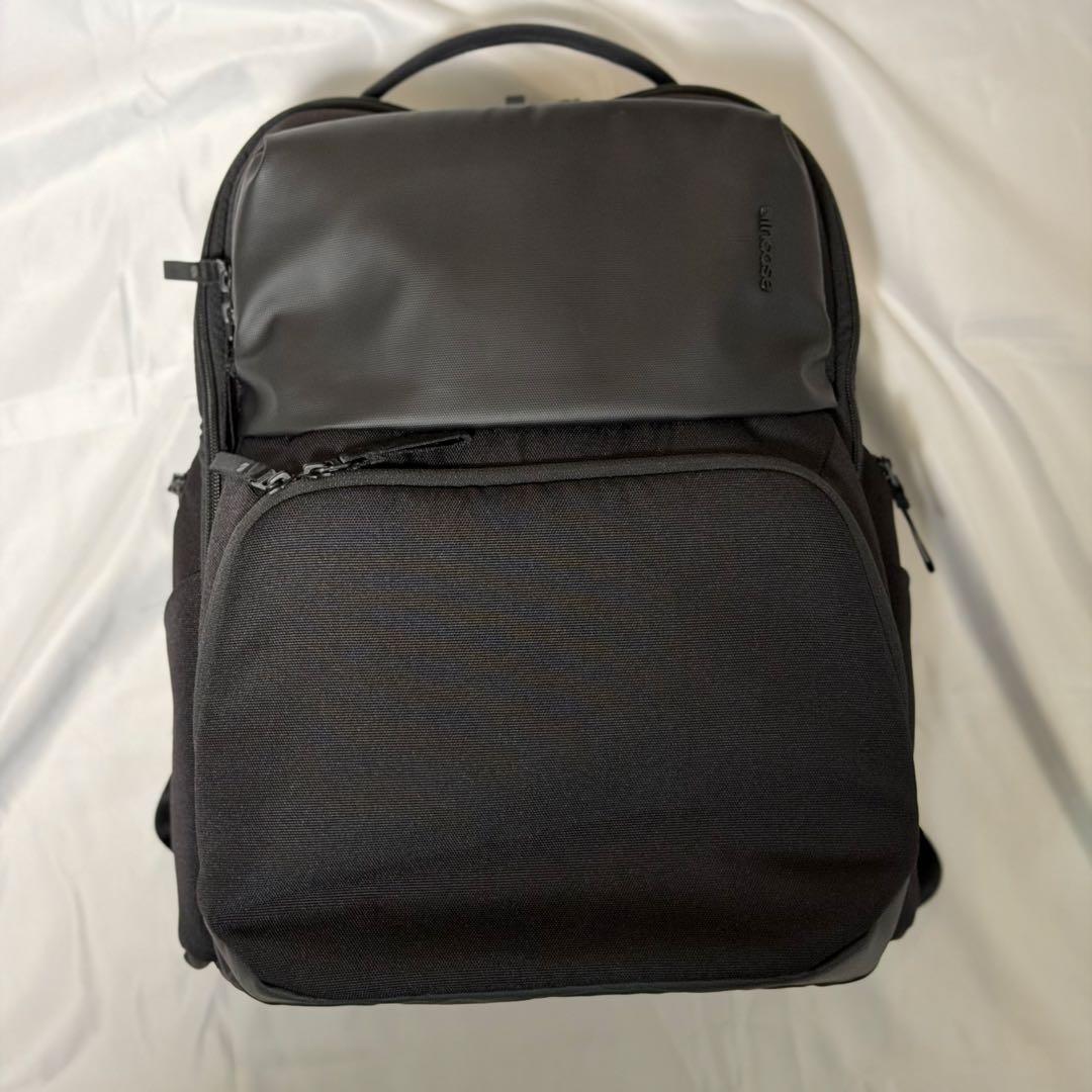 バッグ Incase A.R.C. Commuter Pack