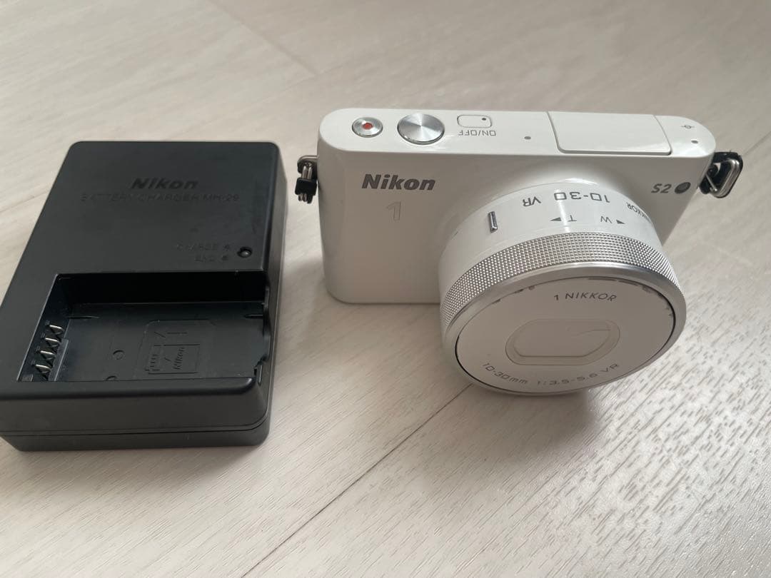 Nikon 1 S2 ミラーレス1眼レフ　[ジャンク品]