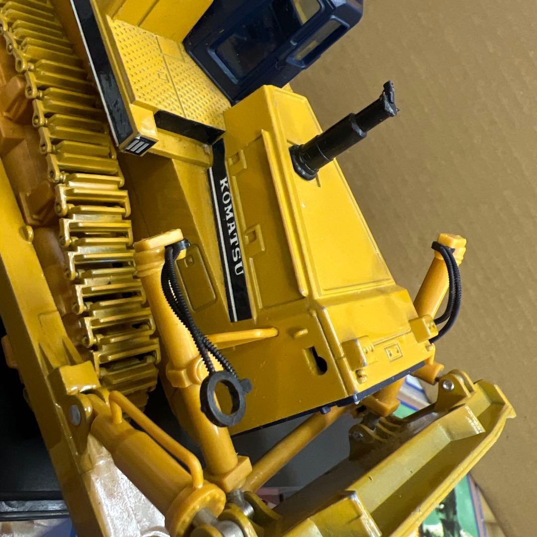 1/50スケール コマツブルドーザーとパワーシャベル