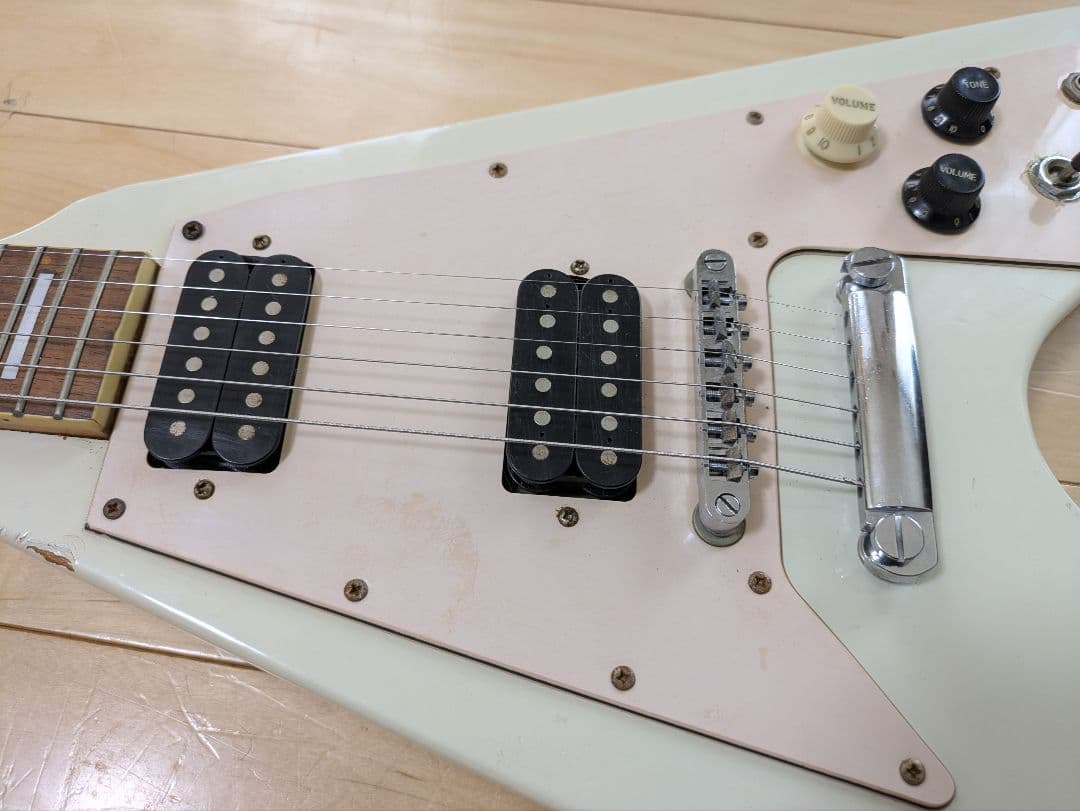 Flavor　flyingV タイプ　エレキギター