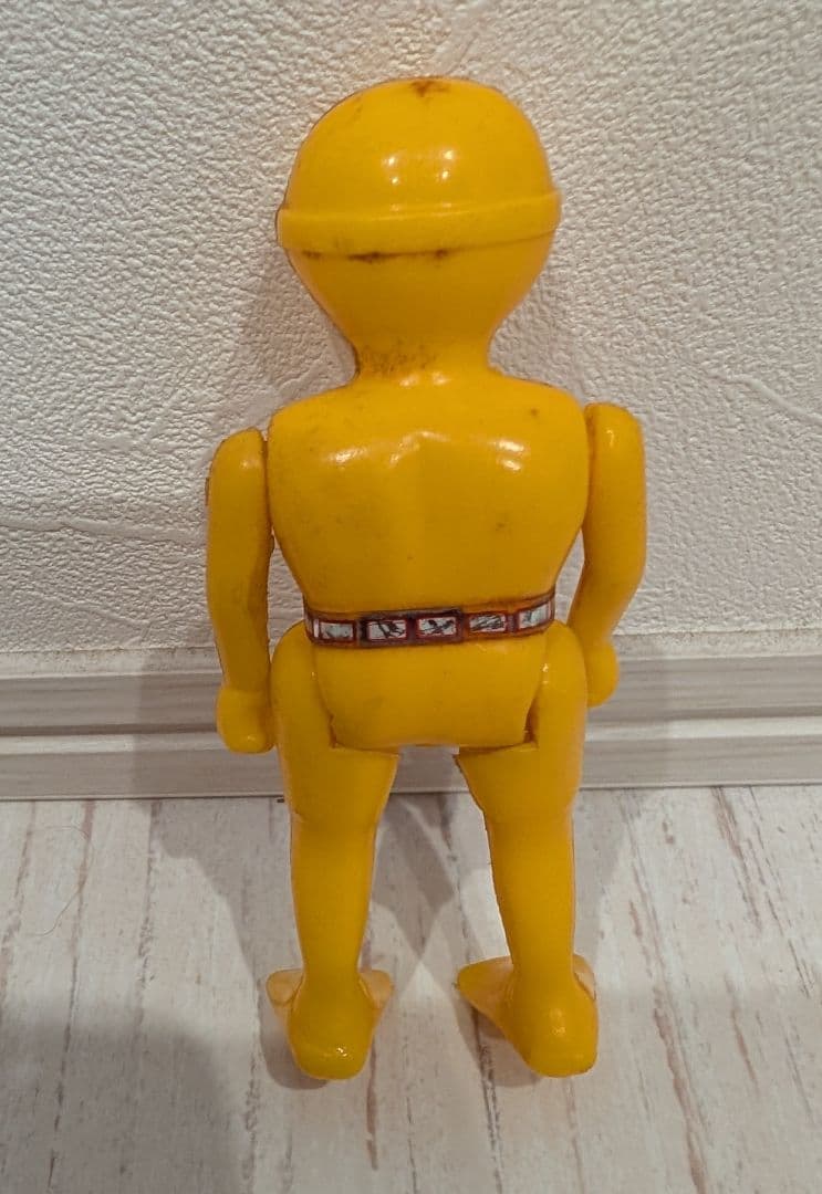 昔のソフビ　詳細不明　無版権　ダイバー風　ソフビ 人形　パチ　黄色　昭和レトロ