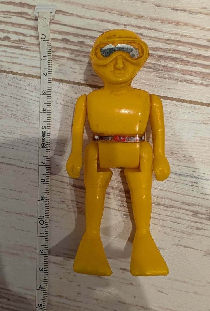 昔のソフビ　詳細不明　無版権　ダイバー風　ソフビ 人形　パチ　黄色　昭和レトロ