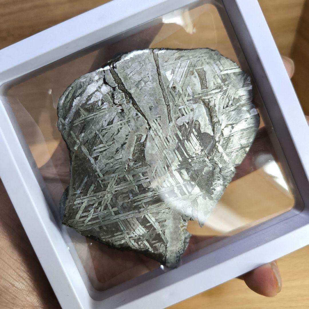 極上 アルタイ鉄隕石 350g 隕石　パワーストーン　宝石 天然石