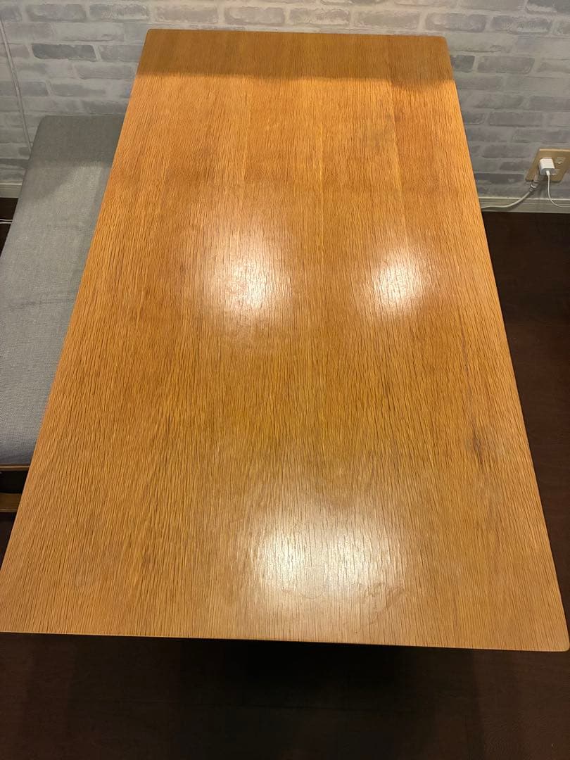 リビングでもダイニングでもつかえるテーブル・１・オーク材