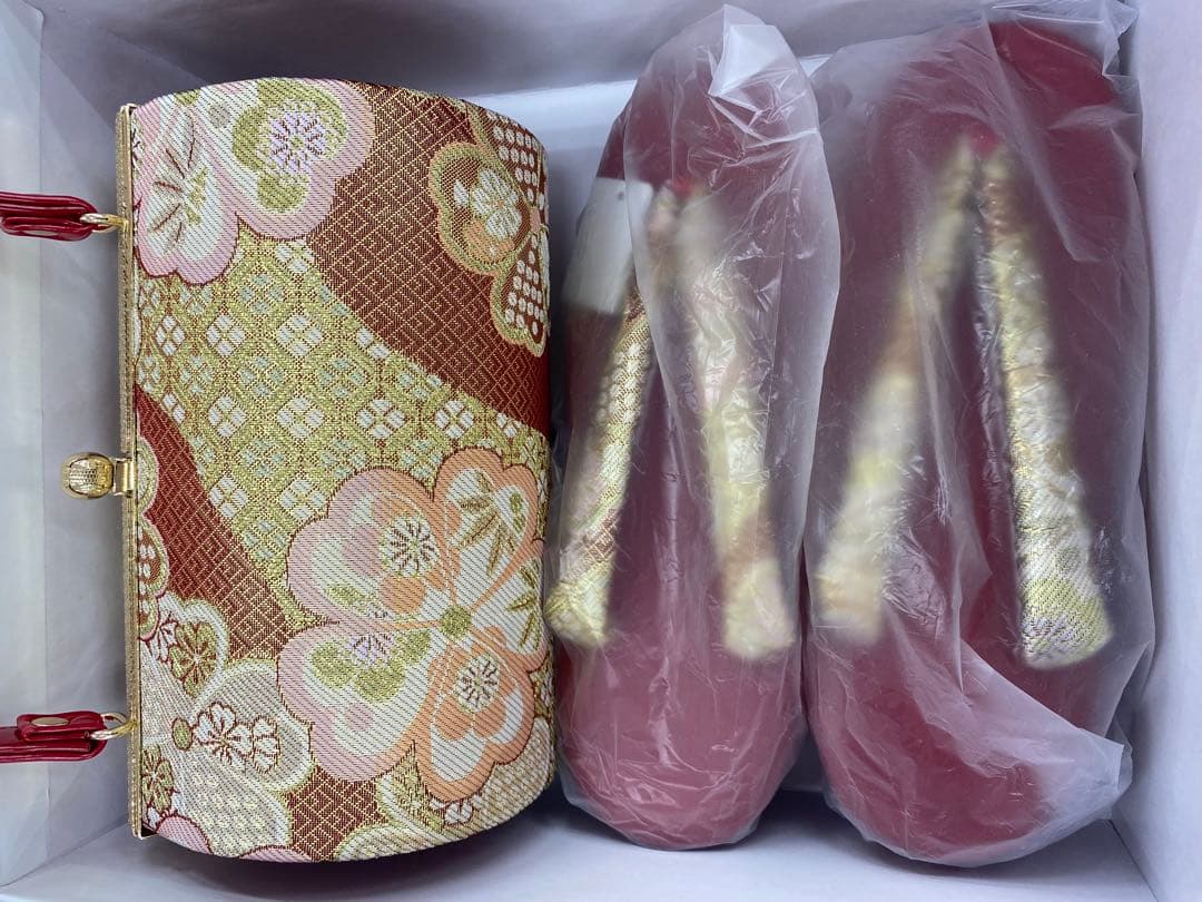 和装用バッグ 赤と金 花柄 草履付き