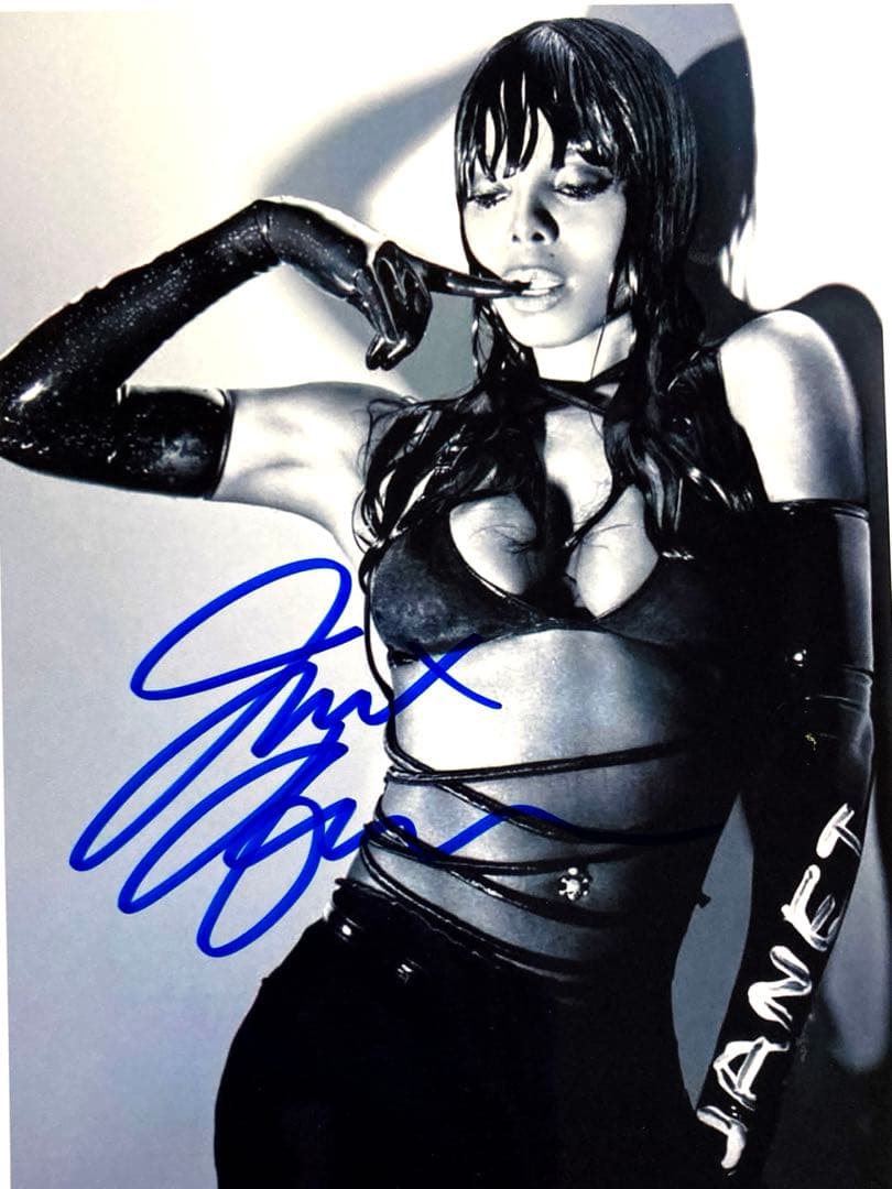 ジャネット・ジャクソン直筆サイン入り2Lサイズ写真…