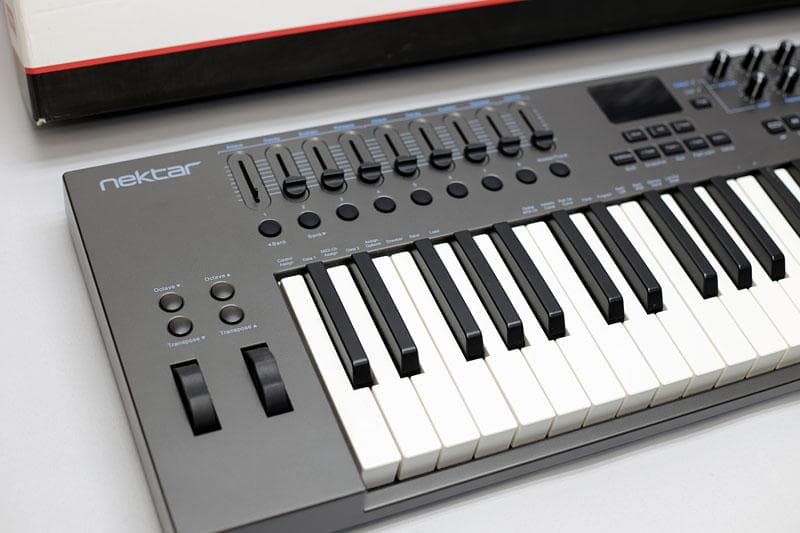 Nectar Impact LX49+ MIDIキーボード