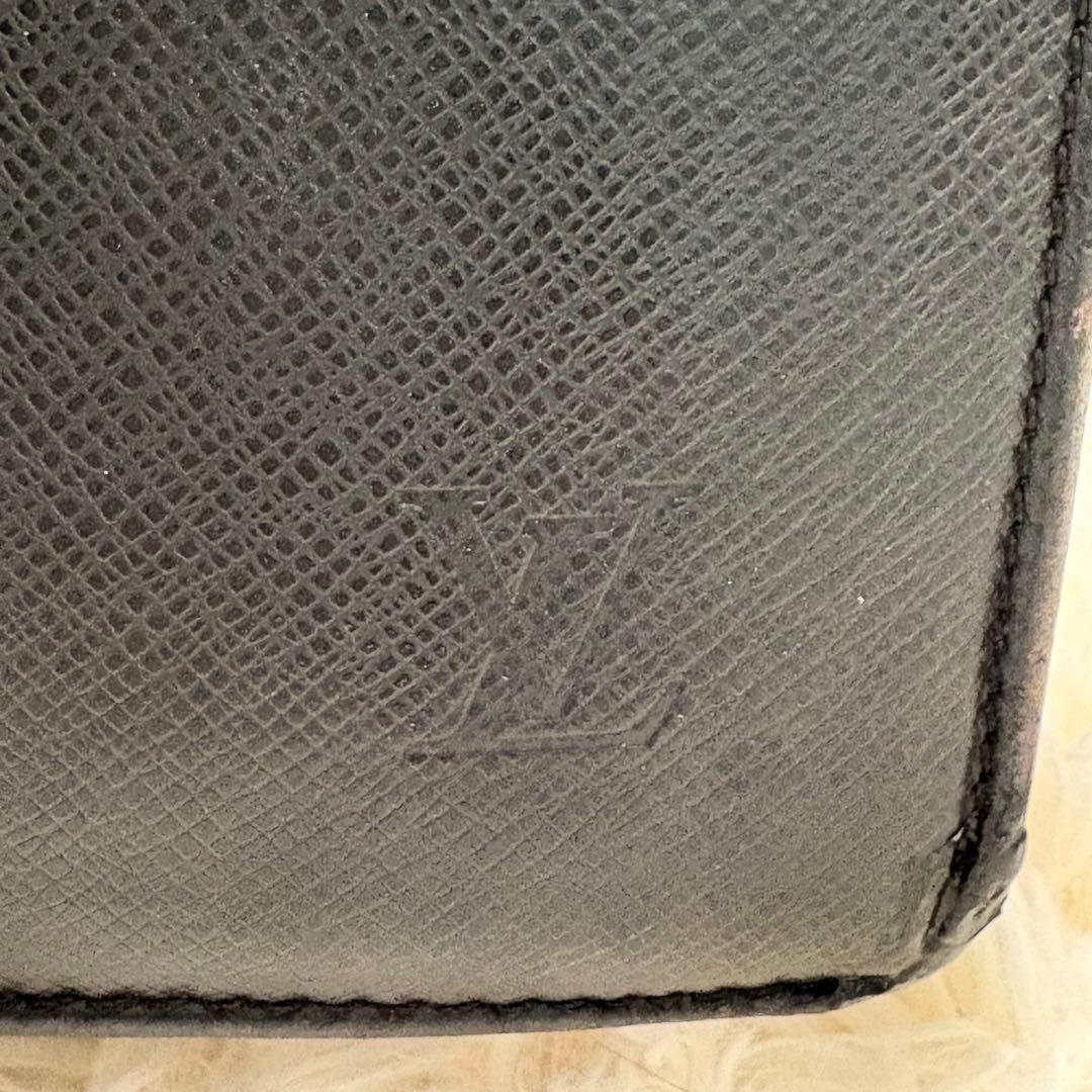 ルイ・ヴィトン タイガ ポルトドキュマンロザン ビジネスバッグ 人気 高級