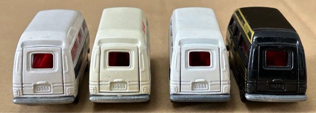 トミカ ニッサン キャラバン 4台セット