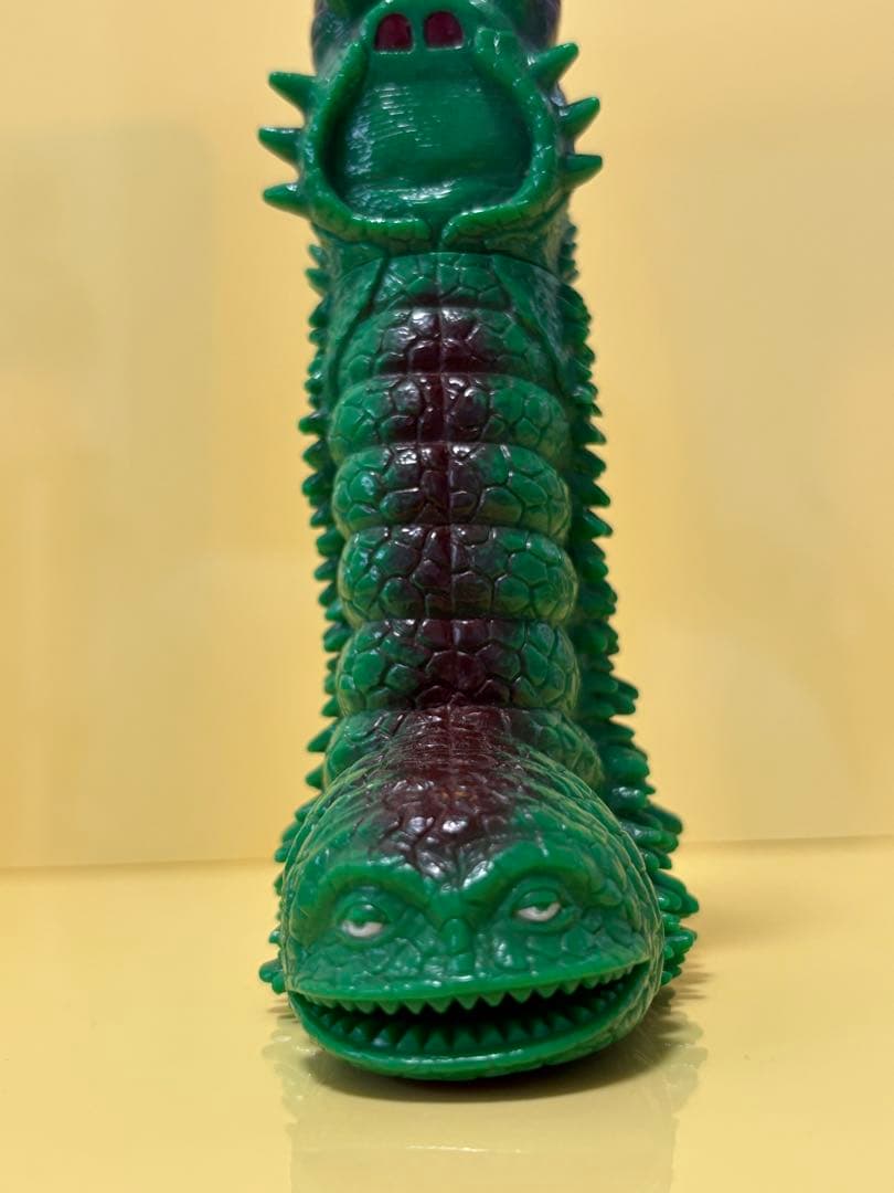 昭和レトロ　３６年前バンダイ日本製帰って来たウルトラマン登場古代怪獣ツインテール