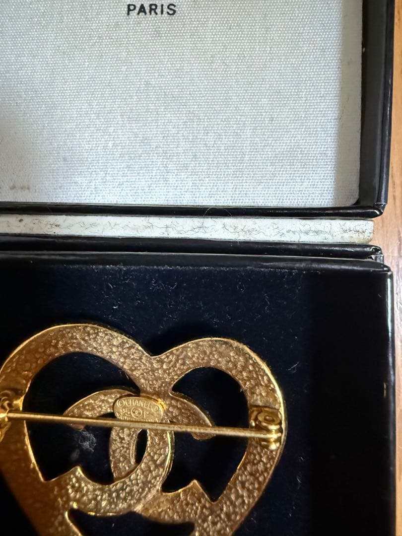 CHANEL ビンテージハート型ブローチ 金色