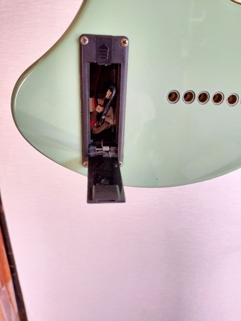 FERNANDES ZO−3 アンプ内蔵ギター