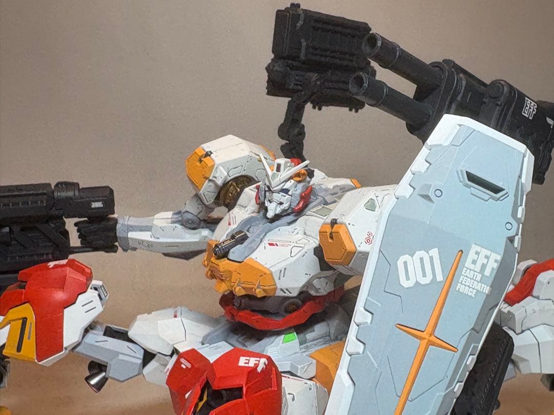 HG 赤いガンダム 完成品 ガンプラ