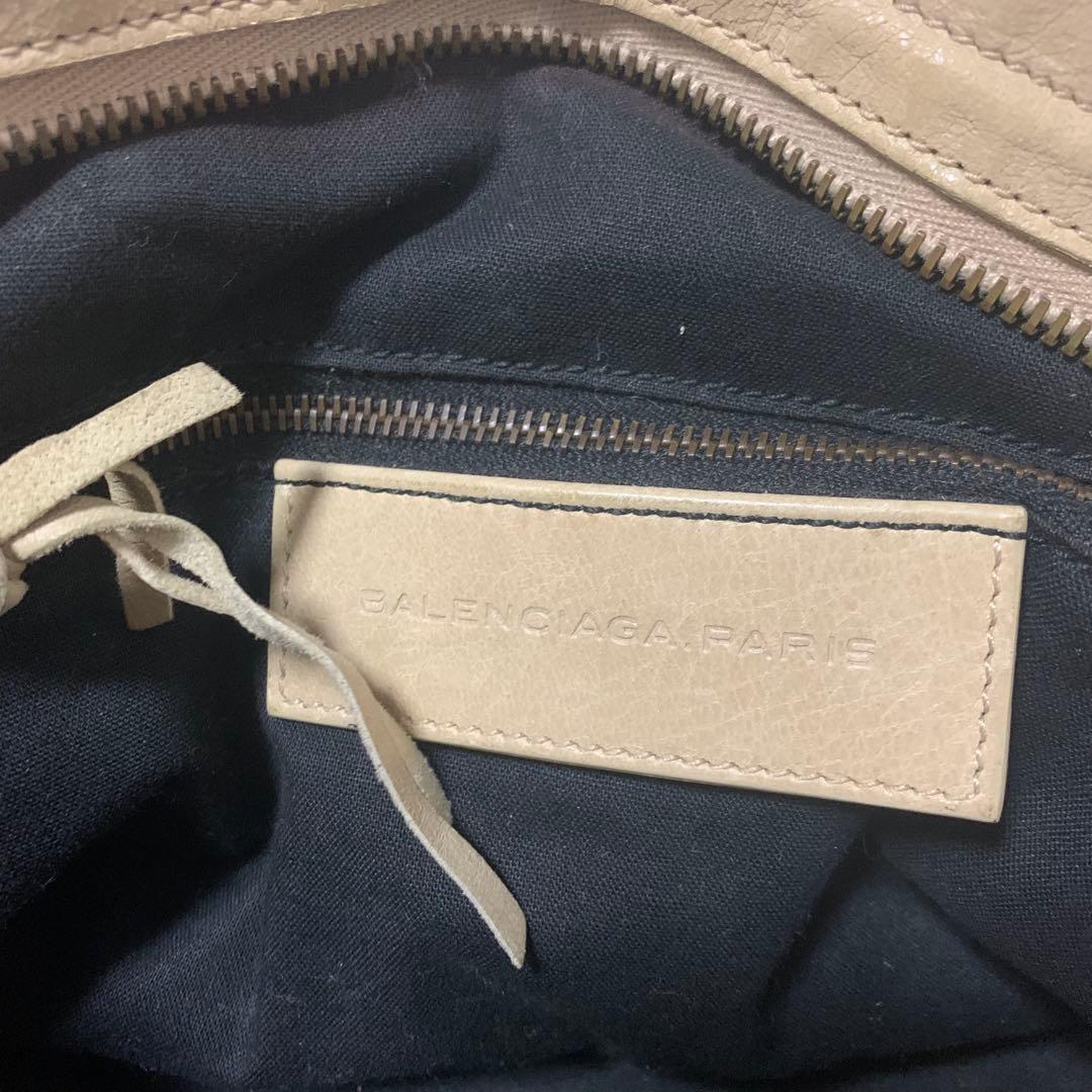 バレンシアガ　バッグ
