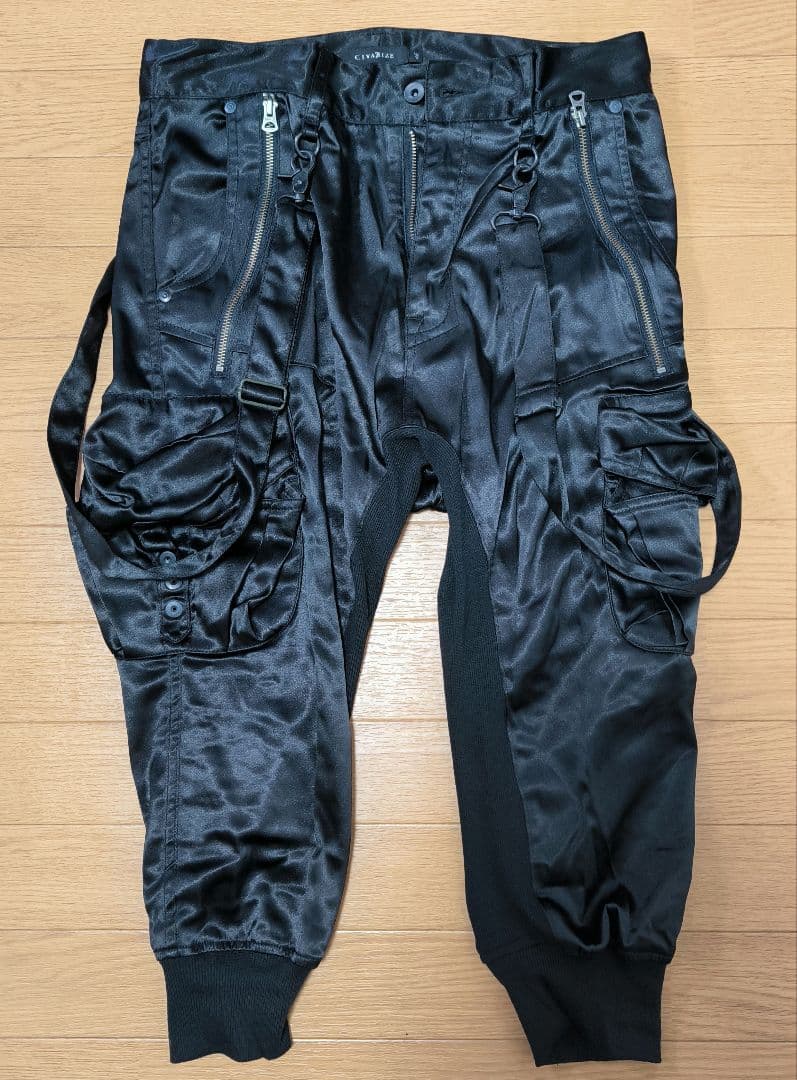 【期間限定お値下げ】CIVARIZE（シヴァーライズ） サテンカーゴパンツ